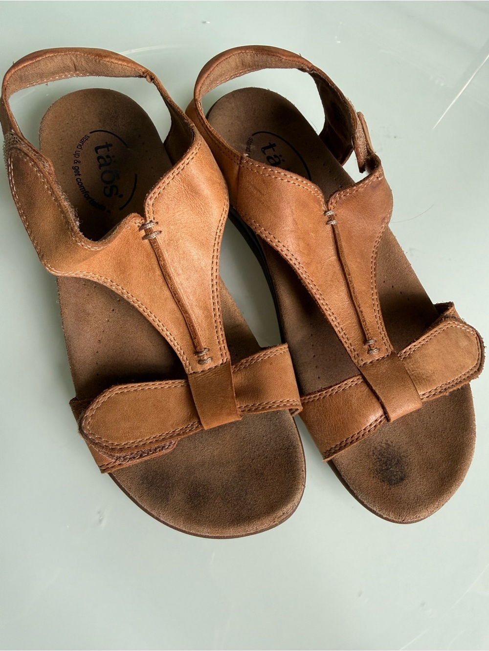 Taos The Show caramel Women's Size 7  T-Strap Sandals